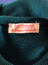 Load image into Gallery viewer, 1950s - GLENEAGLES KNITWEAR, Scotland - Forest Green Men&#39;s Cashmere Sweater - Sz 40
