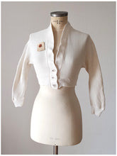 Charger l&#39;image dans la galerie, 1950s - DARIO SOLES, Spain - Deadstock White Cropped Cardigan - Sz XS/S

