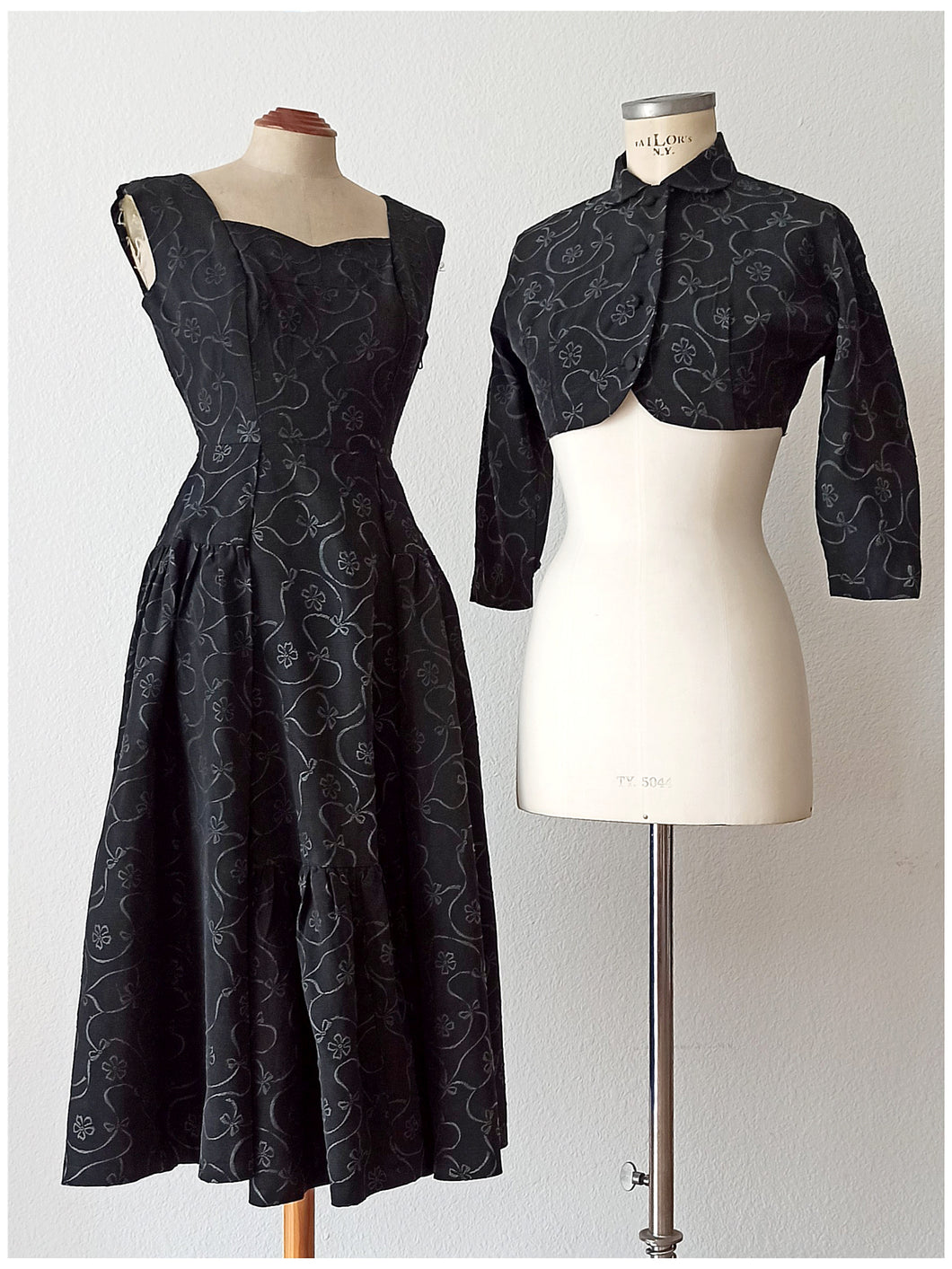 1950s - Superb Black Bolero Dress - W25 (64cm)
