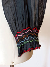 Cargar imagen en el visor de la galería, 1940s 1950s - ARTEX - Black Hungarian Embroidery Blouse - W29 (74cm)
