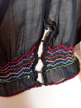 Cargar imagen en el visor de la galería, 1940s 1950s - ARTEX - Black Hungarian Embroidery Blouse - W29 (74cm)
