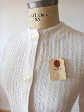 Load image into Gallery viewer, 1950s - DARIO SOLES, Spain - Deadstock White Cardigan - Sz 2
