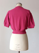 Charger l&#39;image dans la galerie, 1940s 1950s - DEADSTOCK - Gorgeous Strawberry Cotton Knit Jumper - Sz 3
