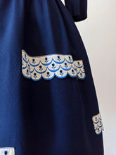 Load image into Gallery viewer, 1950s - Adorable Navy Blue Rayon Dress - W26 (66cm)

