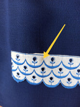 Load image into Gallery viewer, 1950s - Adorable Navy Blue Rayon Dress - W26 (66cm)
