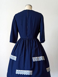 1950s - Adorable Navy Blue Rayon Dress - W26 (66cm)