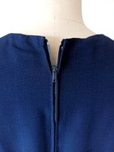 Load image into Gallery viewer, 1950s - Adorable Navy Blue Rayon Dress - W26 (66cm)
