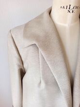 Carica l&#39;immagine nel visualizzatore di Gallery, 1950s - Exquisite Soft Wool Coat  - Sz M/L
