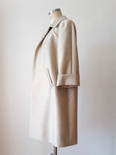 Carica l&#39;immagine nel visualizzatore di Gallery, 1950s - Exquisite Soft Wool Coat  - Sz M/L
