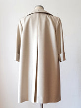 Carica l&#39;immagine nel visualizzatore di Gallery, 1950s - Exquisite Soft Wool Coat  - Sz M/L
