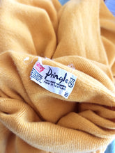 Charger l&#39;image dans la galerie, 1950s 1960s - PRINGLE OF SCOTLAND - Amber Yellow Cashmere Turtleneck - Sz 36
