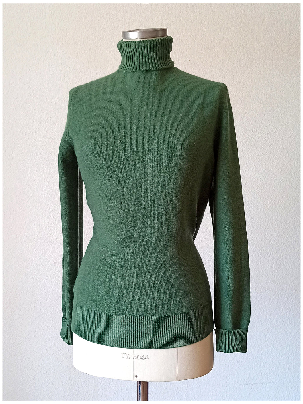 1960s - JAEGER,Scotland - Moss Green Cashmere Turtleneck