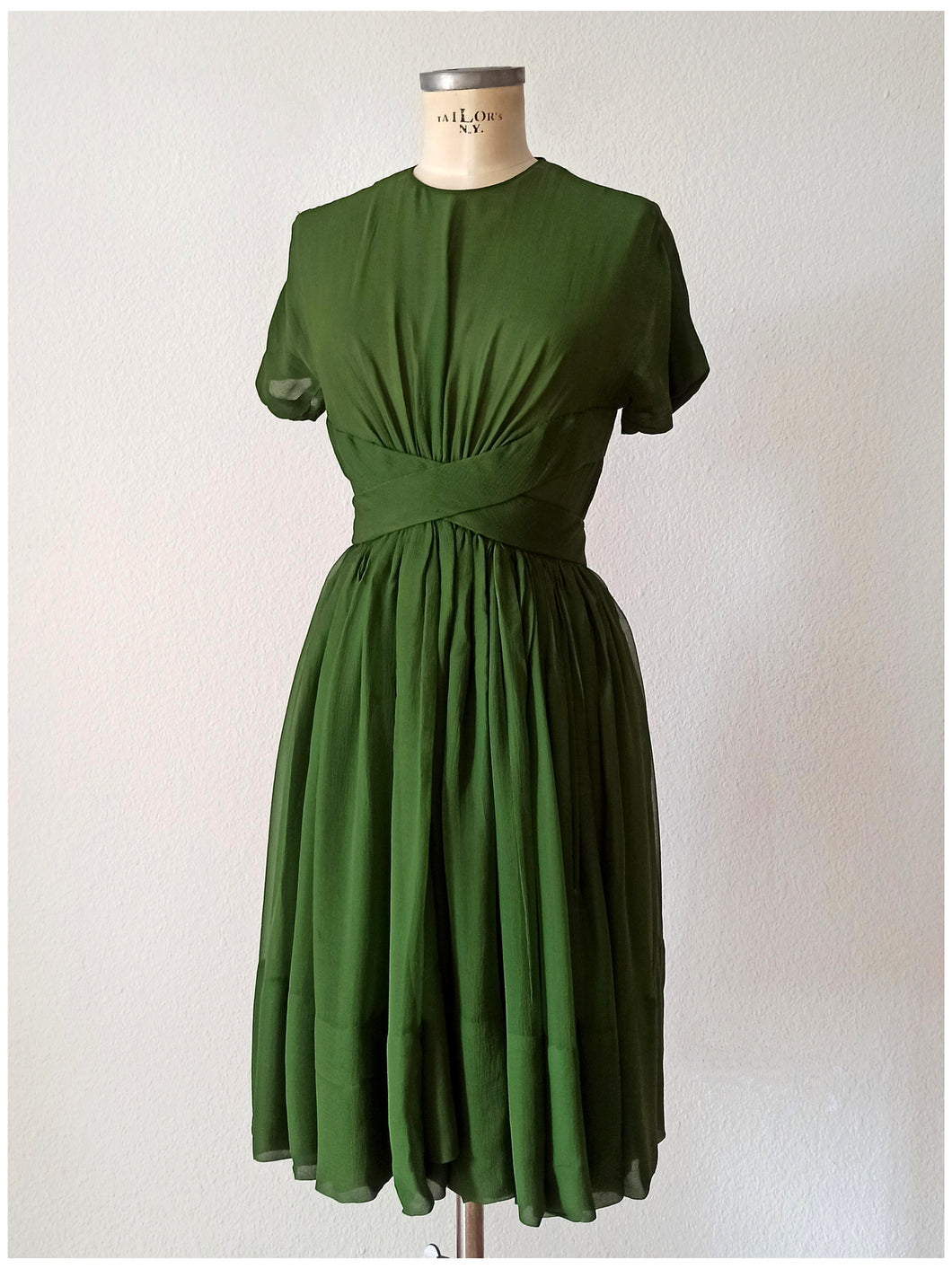 1950s 1960s - Exquisite French Moss Green Chiffon Silk Dress - W26 (66cm)