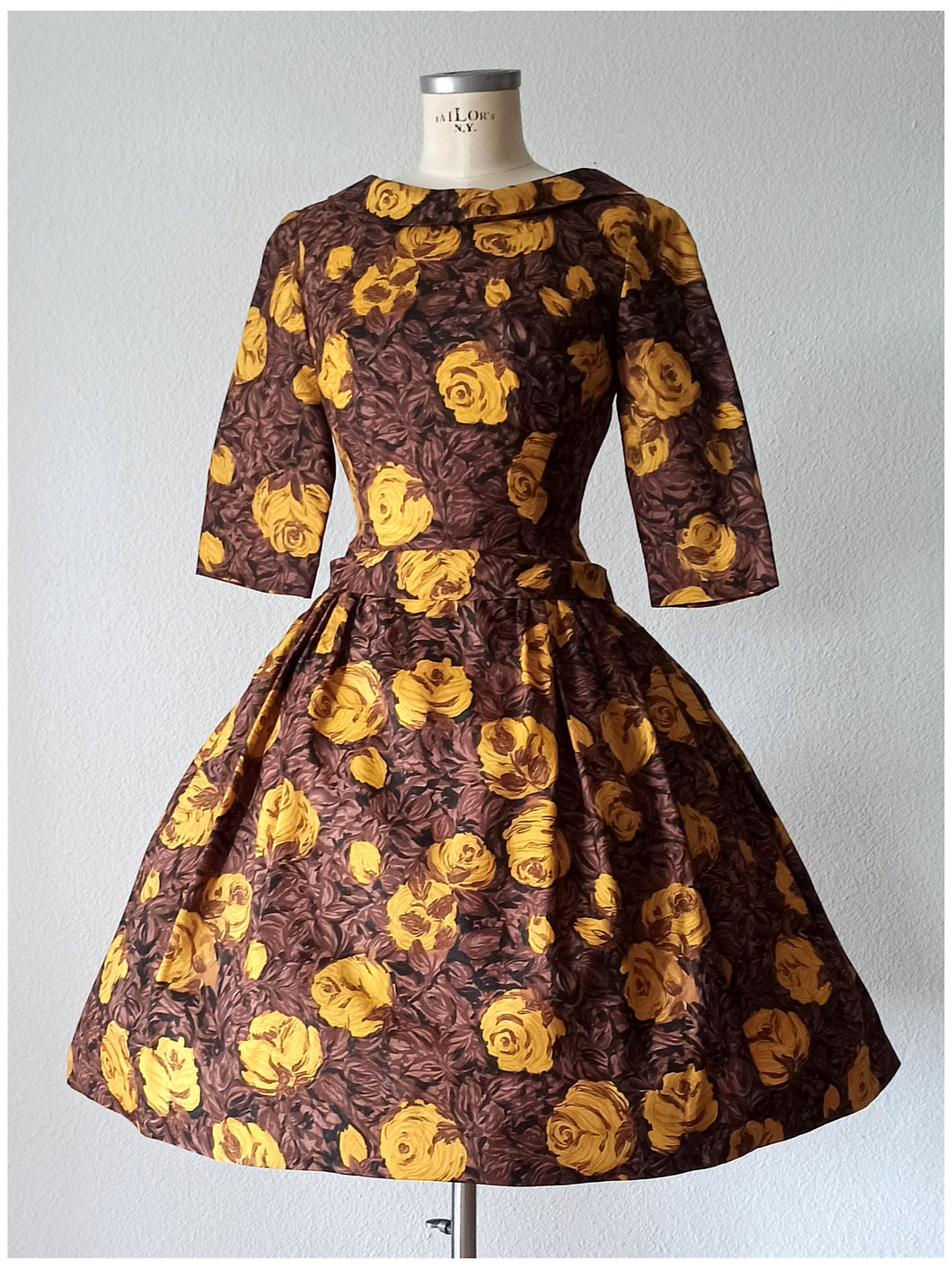 1950s - Exquisite French Autumnal Roseprint Dress - W27 (68cm)
