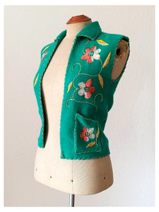 1950s - Adorable Green Embroidered Wool Vest