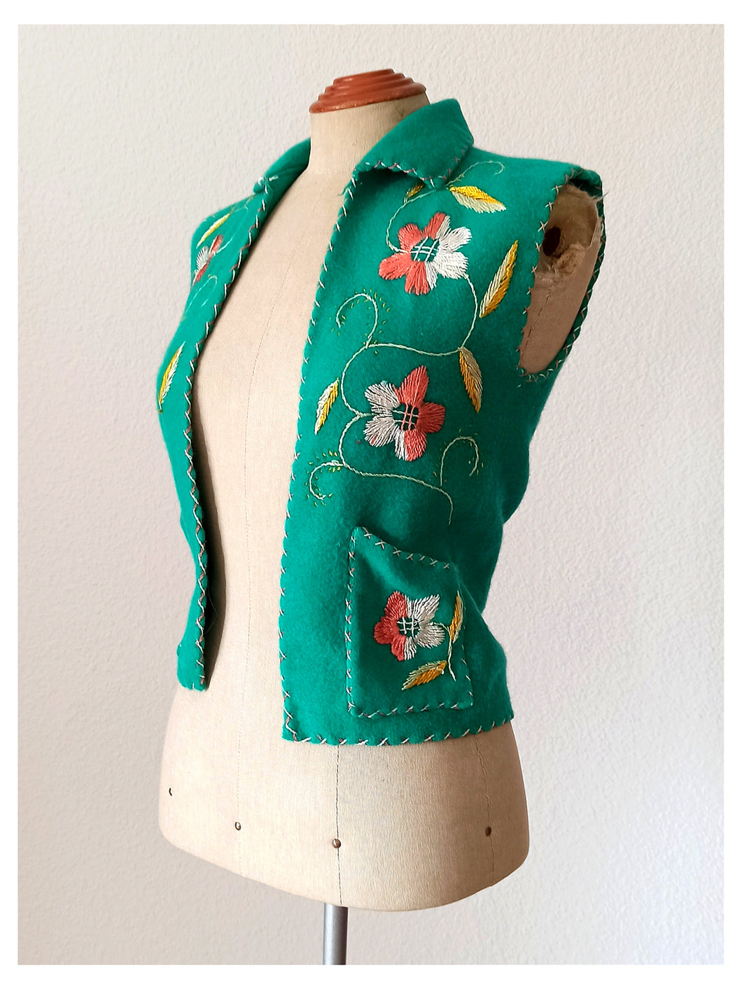 1950s - Adorable Green Embroidered Wool Vest