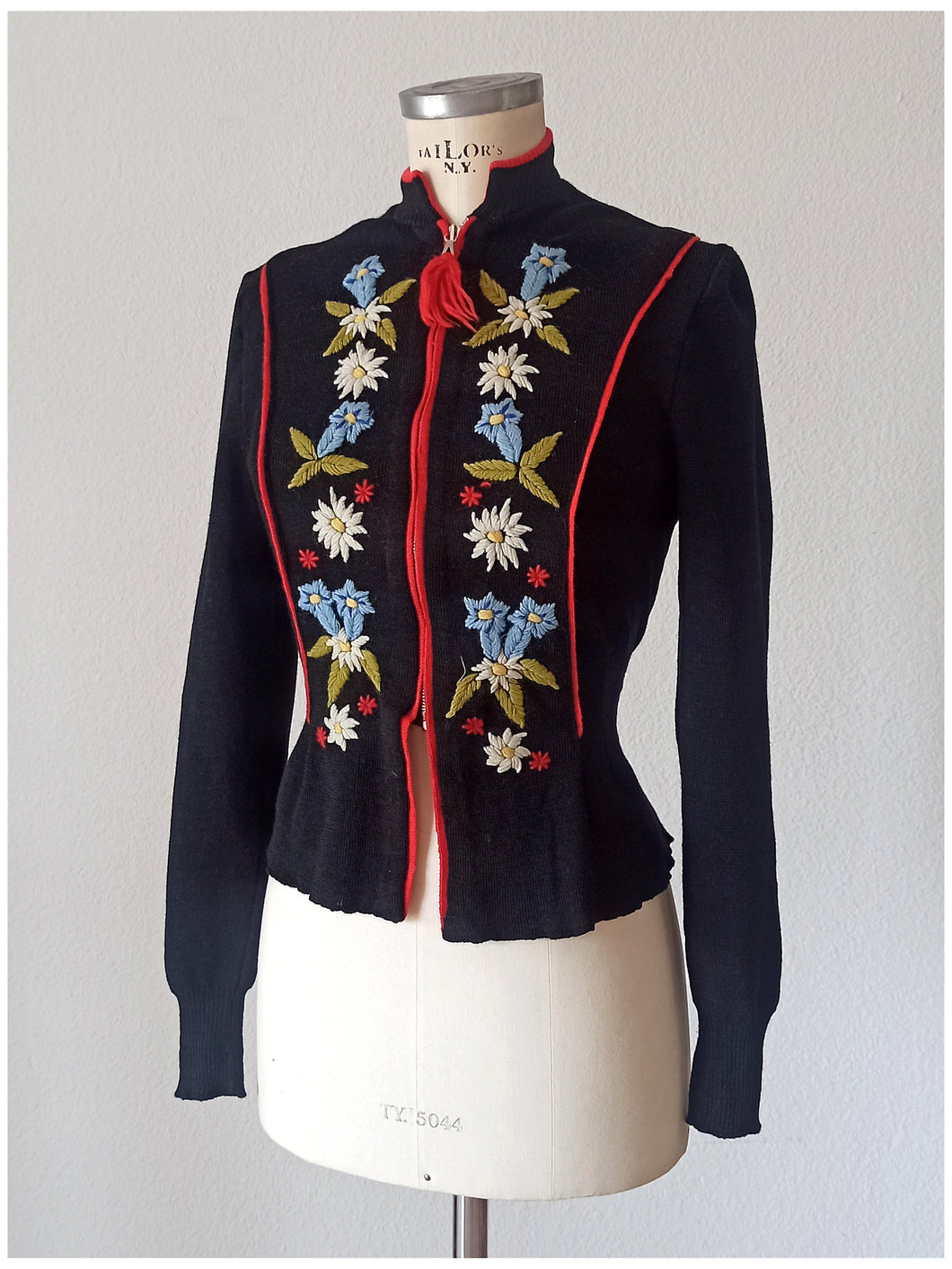 1940s - Gorgeous Black Embroidery Cardigan