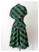 Load image into Gallery viewer, 1950s - Spectacular Strapless Green Satin Dress - W24.5 (62cm)
