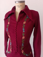 Load image into Gallery viewer, 1930s 1940s - Stunning Burgundy Embroidered Wool Dress - W27.5 (70cm)
