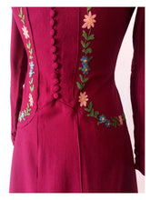 Load image into Gallery viewer, 1930s 1940s - Stunning Burgundy Embroidered Wool Dress - W27.5 (70cm)
