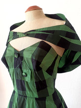 Load image into Gallery viewer, 1950s - Spectacular Strapless Green Satin Dress - W24.5 (62cm)
