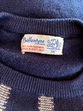 Load image into Gallery viewer, 1950s 1960s - BALLANTYNE, Scotland - Gorgeous Cashmere Sweater - Sz 38
