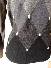 Load image into Gallery viewer, 1950s 1960s - BALLANTYNE, Scotland - Iconic Intarsia Cashmere Sweater - Sz 38
