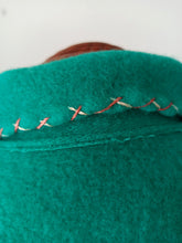 Carica l&#39;immagine nel visualizzatore di Gallery, 1950s - Adorable Green Embroidered Wool Vest
