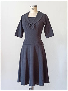 1950s - HOLYROOD, Scotland - Gorgeous Grey Jersey Wool Dress - W26/27 (66/68cm)
