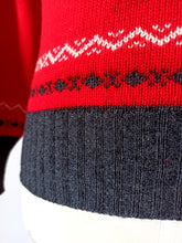 Load image into Gallery viewer, 1940s 1950s - FASHION HILL, USA - Wool Men&#39;s Sweater - Sz Small

