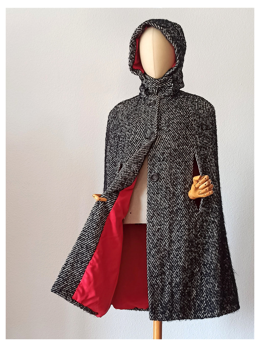 1950s 1960s - Fabulous Wool Hooded Cape