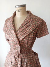 Charger l&#39;image dans la galerie, 1950s 1960s - PARIS - Exquisite Satin Silk Dress - W26 (66cm)
