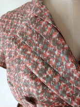 Charger l&#39;image dans la galerie, 1950s 1960s - PARIS - Exquisite Satin Silk Dress - W26 (66cm)
