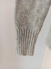 Load image into Gallery viewer, 1960s - MACAP, Spain - Deadstock Shetland Wool Sweater - Sz 5
