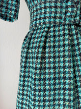 Charger l&#39;image dans la galerie, 1950s 1960s - Gorgeous Houndstooth Wool Dress - W24.5 (62cm)
