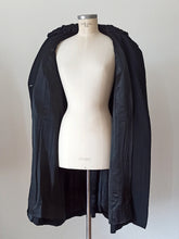 Cargar imagen en el visor de la galería, 1940s - Superb Black Wool Coat

