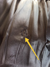 Cargar imagen en el visor de la galería, 1940s - Superb Black Wool Coat
