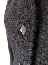 Cargar imagen en el visor de la galería, 1940s - PEREL, Paris - Stunning Black Ruffled Wool Coat
