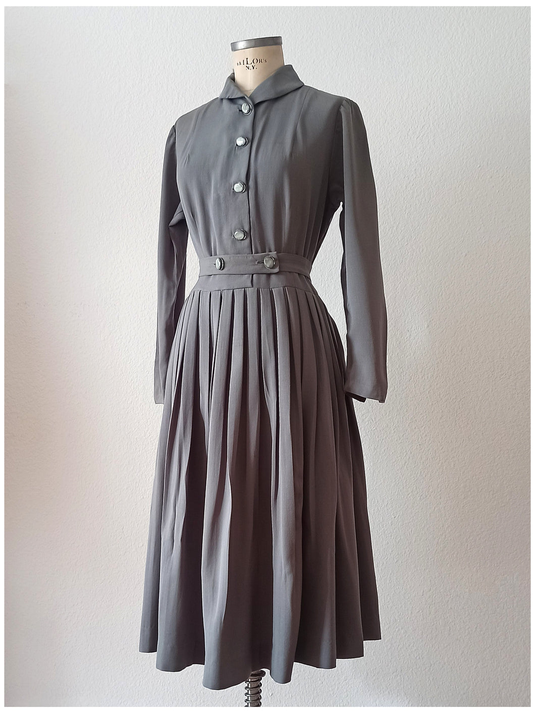RESERVED DO NOT PURCHASE - 1940s - Exquisite Dark Grey Gab Wool Dress - W29 (74cm)