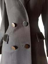 Cargar imagen en el visor de la galería, 1940s (?) - Fabulous Black Soft Wool Velvet Coat - W30 (76cm)
