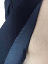 Cargar imagen en el visor de la galería, 1940s (?) - Fabulous Black Soft Wool Velvet Coat - W30 (76cm)
