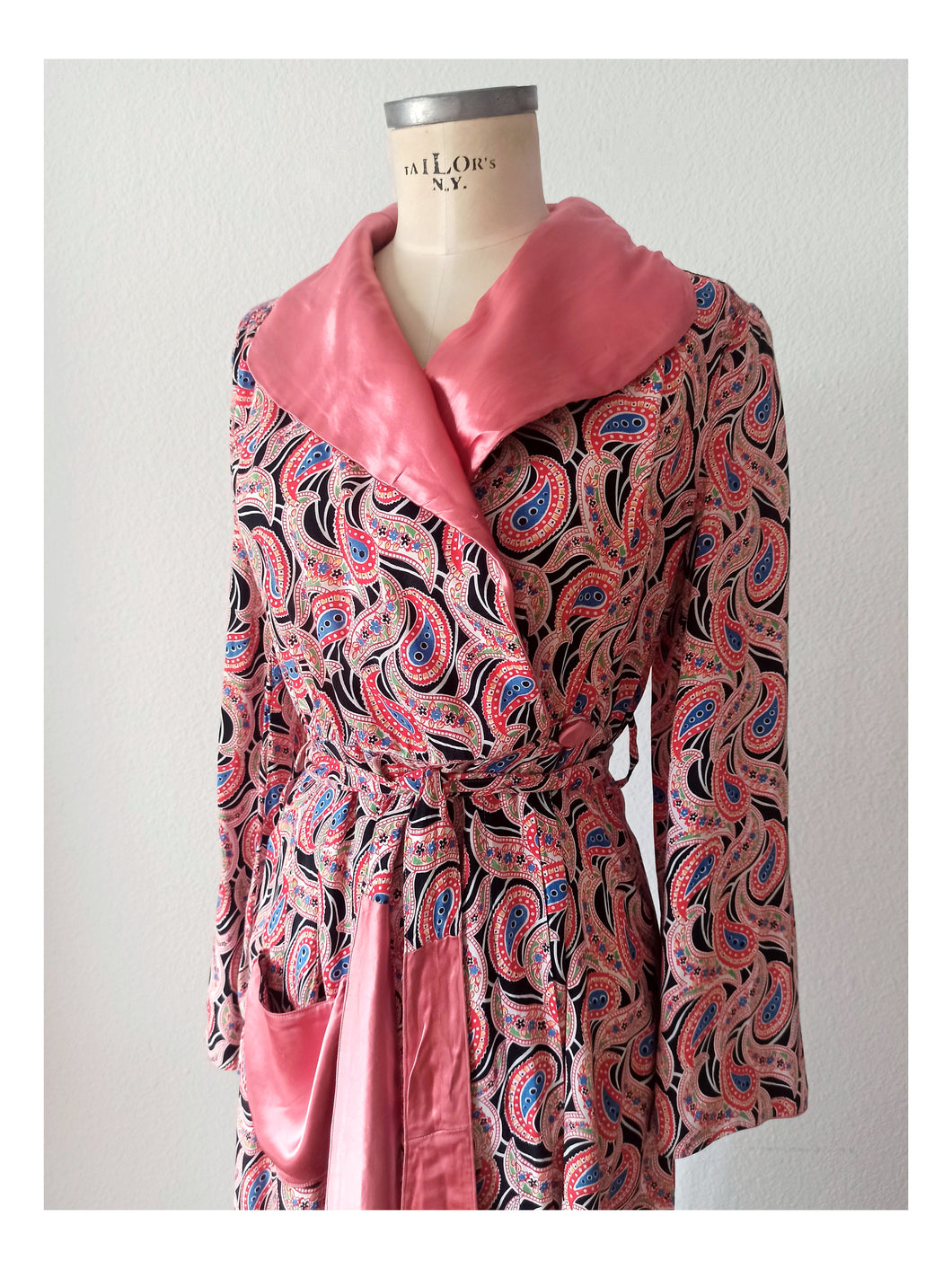 1940s - Stunning Rayon Silk Housecoat
