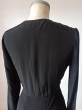 Cargar imagen en el visor de la galería, 1940s - Superb Black Rayon Silk Dress - W33 (84cm)
