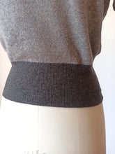 Charger l'image dans la galerie, 1940s 1950s - BALLANTYNE, Scotland - Iconic Intarsia Cashmere Jumper
