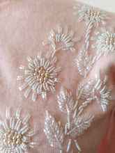 Charger l&#39;image dans la galerie, 1950s - Adorable Light Pink Wool Beaded Cardigan
