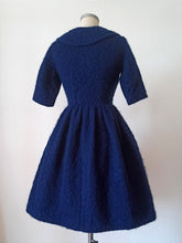 Charger l&#39;image dans la galerie, 1950s 1960s - Fabulous Plush Blue Dress - W26 (66cm)
