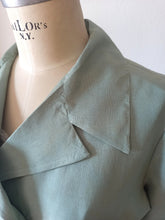 Charger l&#39;image dans la galerie, 1950s - Marvelous Dusty Mint Silk Dress - W31.5 (80cm)
