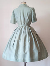 Charger l&#39;image dans la galerie, 1950s - Marvelous Dusty Mint Silk Dress - W31.5 (80cm)
