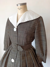 Load image into Gallery viewer, 1950s 1960s - Adorable Grey Wool Dress - W27 (68cm)
