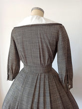 Load image into Gallery viewer, 1950s 1960s - Adorable Grey Wool Dress - W27 (68cm)
